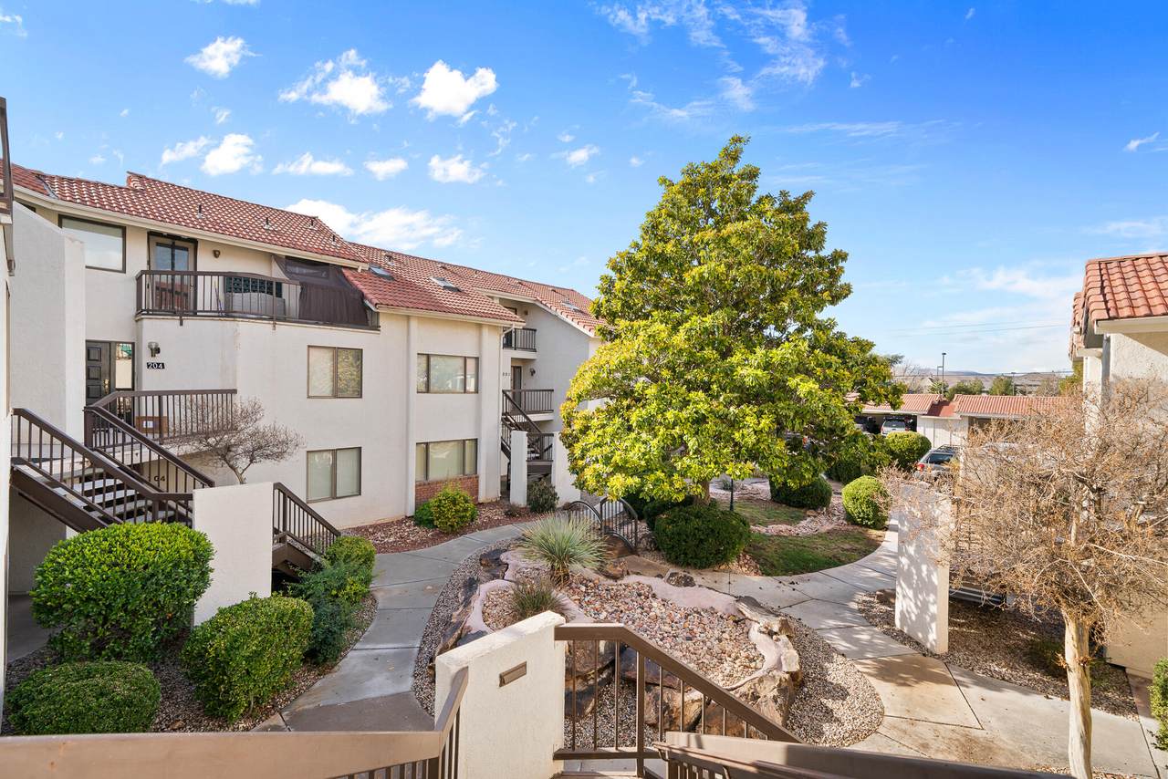 275 Valley View - Photo 1