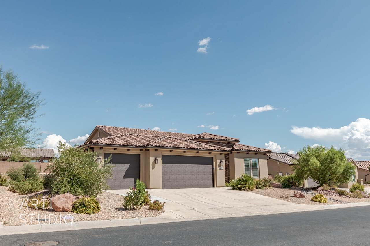 1130 Via Del Sol - Photo 1