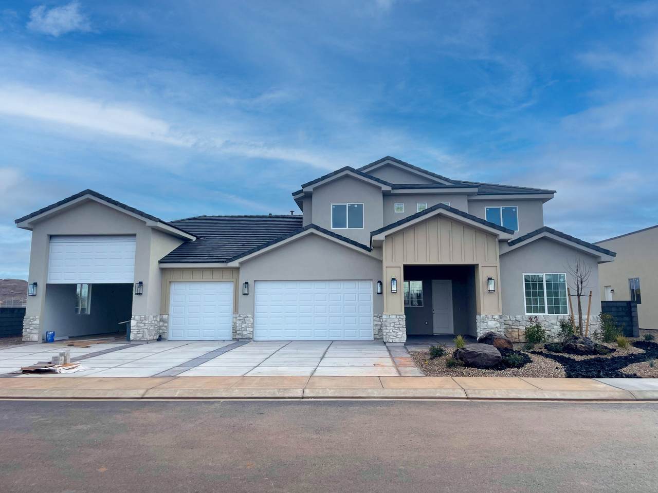 3019 Woodrow Ln - Photo 1