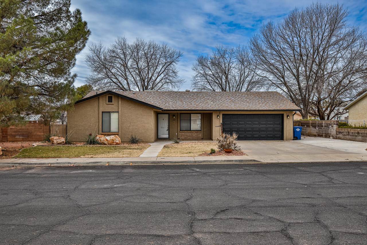 1697 Rainbow Rd - Photo 1
