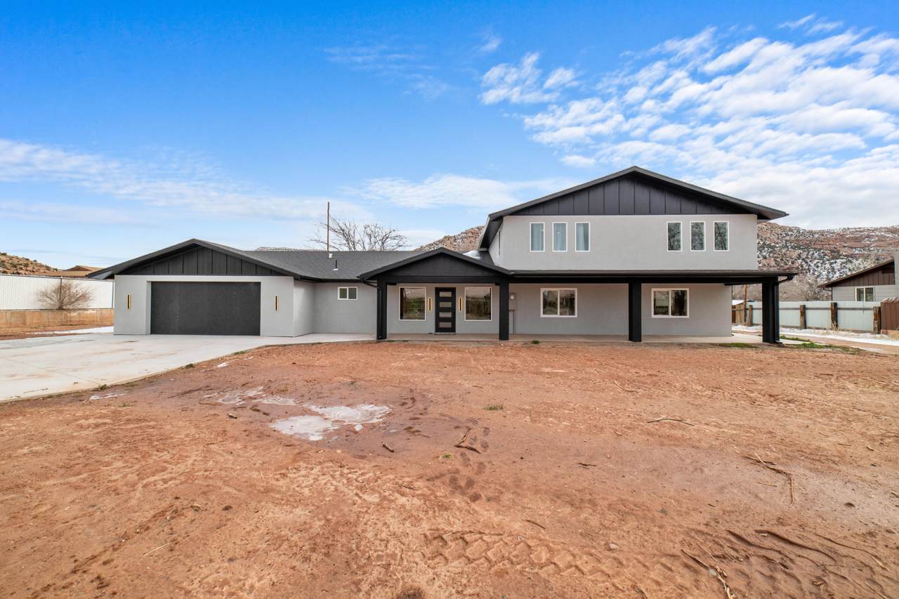 880 Hildale St - Photo 1