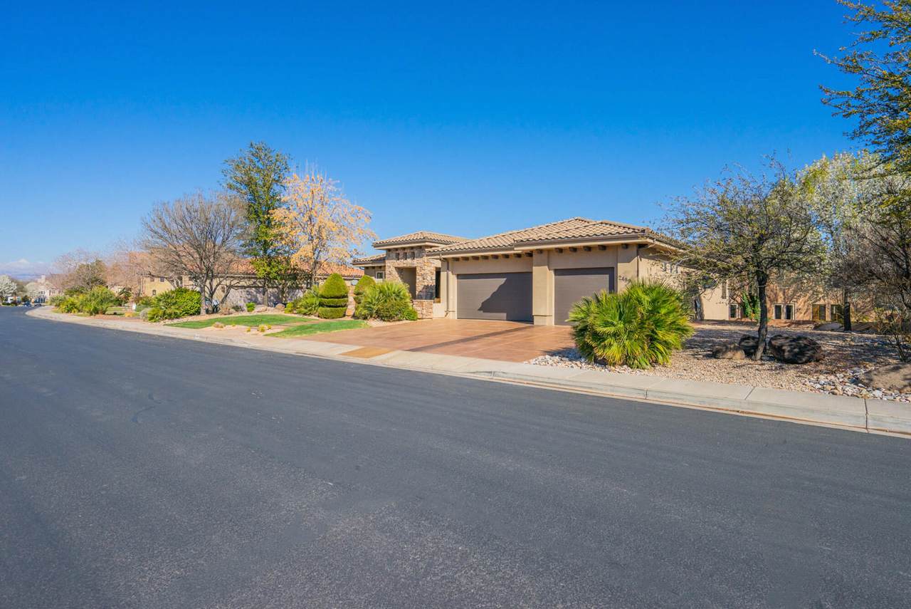 2499 Eastlake Dr - Photo 1