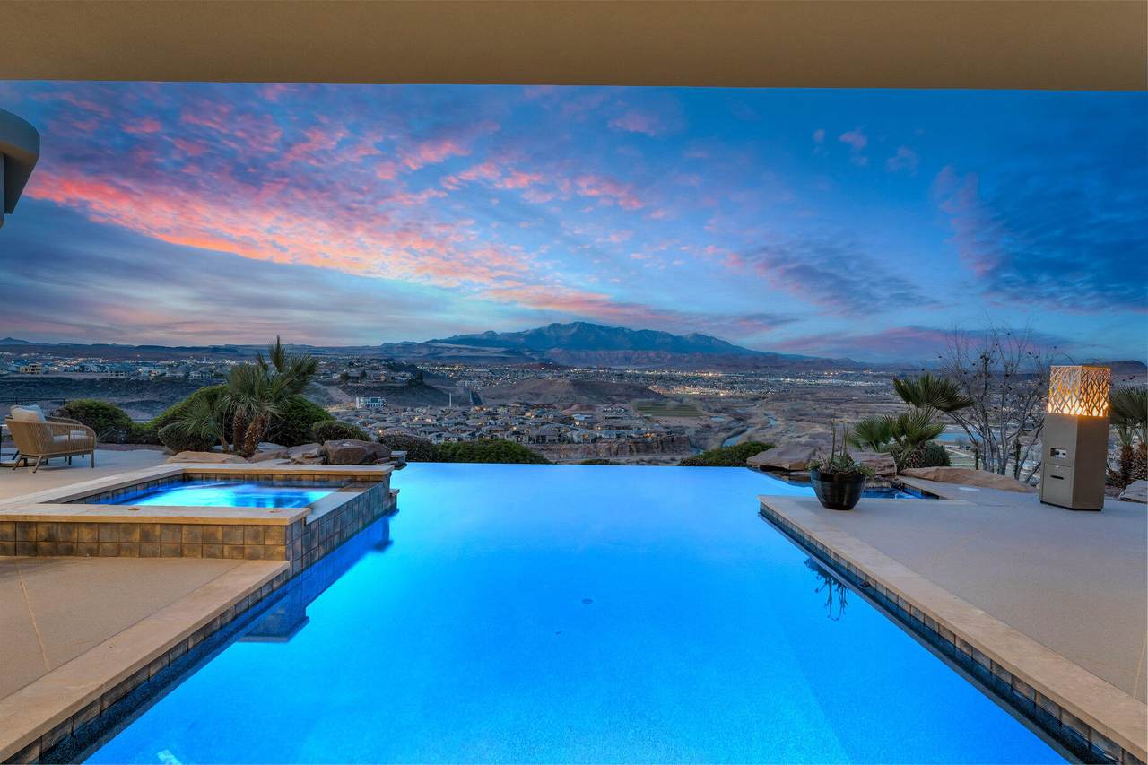 2031 Cliff Point Dr - Photo 1