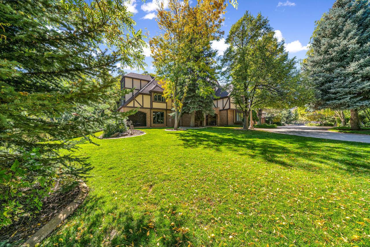 305 Rachel Ln - Photo 1