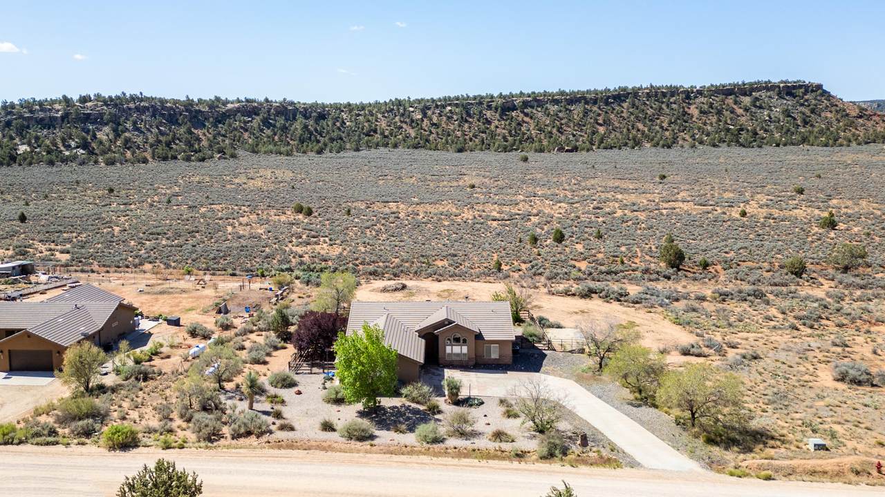 881 Smithsonian Way - Photo 1