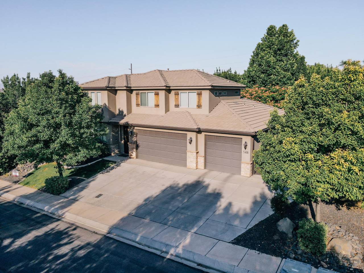 548 Haley Dr - Photo 1