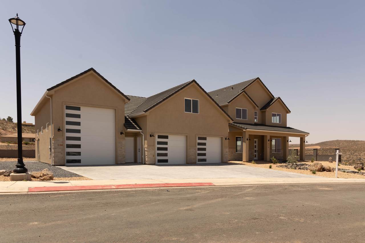 979 W Rock View Dr - Photo 1