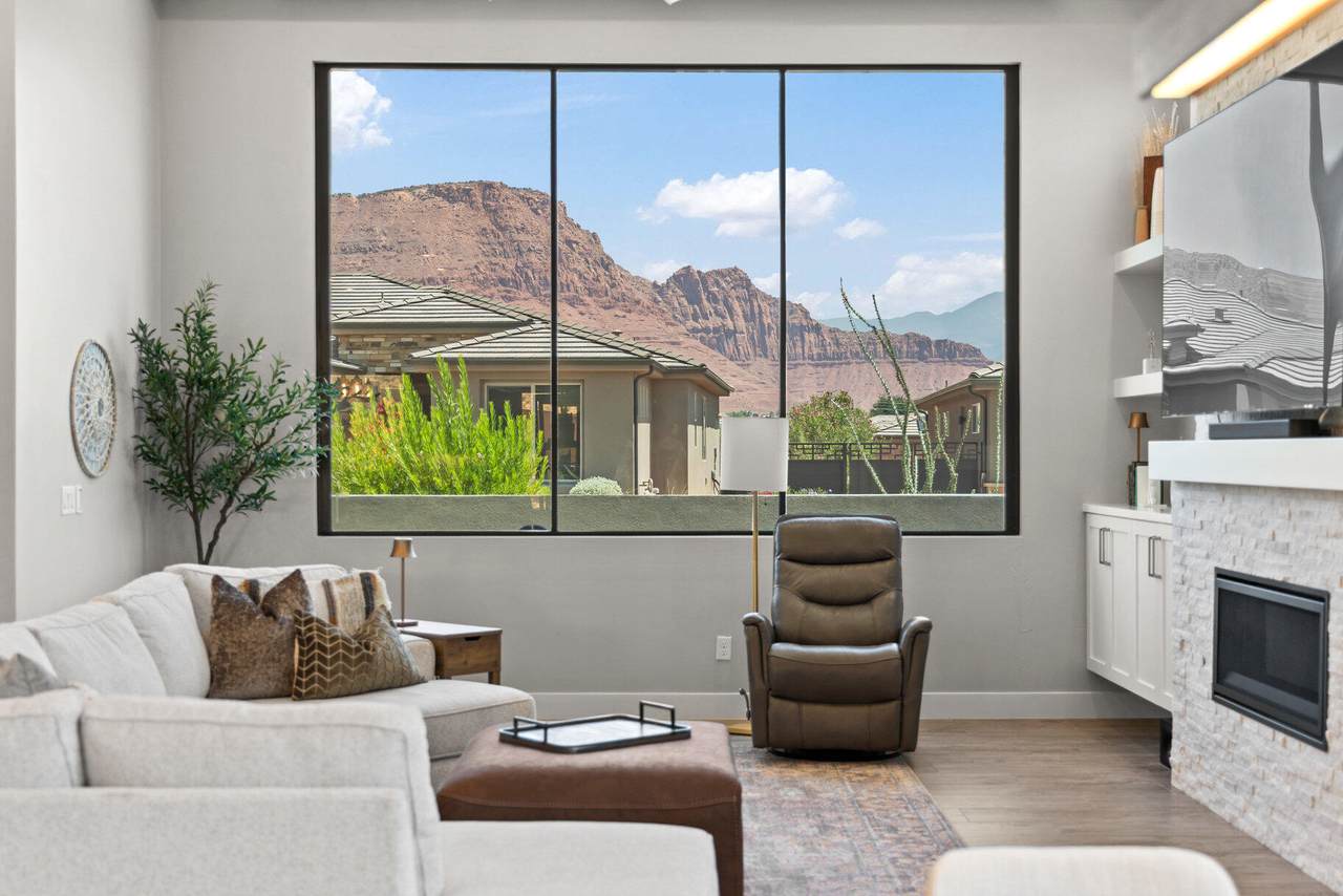 499 Palo Verde Way - Photo 1