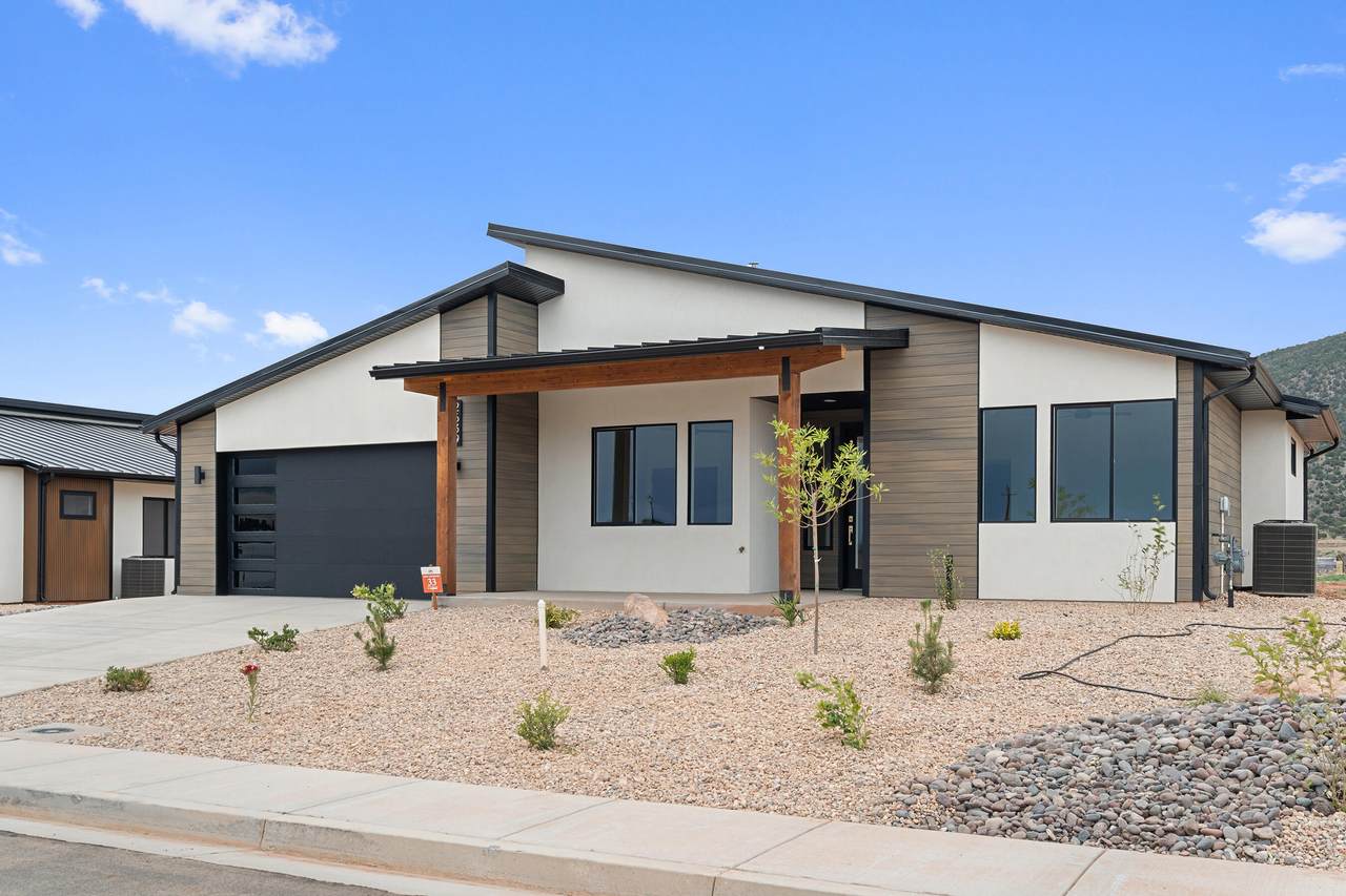 2639 Mann Ln - Photo 1