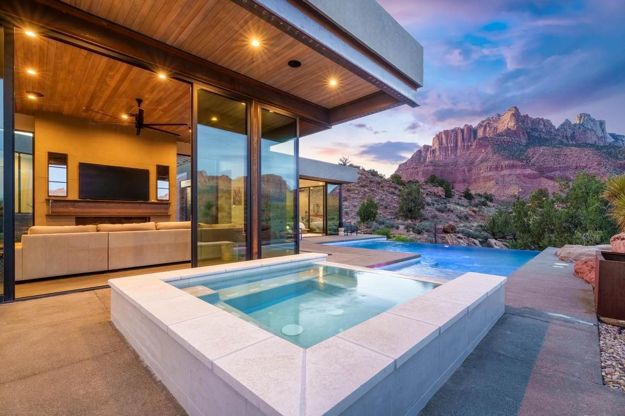 2542 Anasazi Way - Photo 1