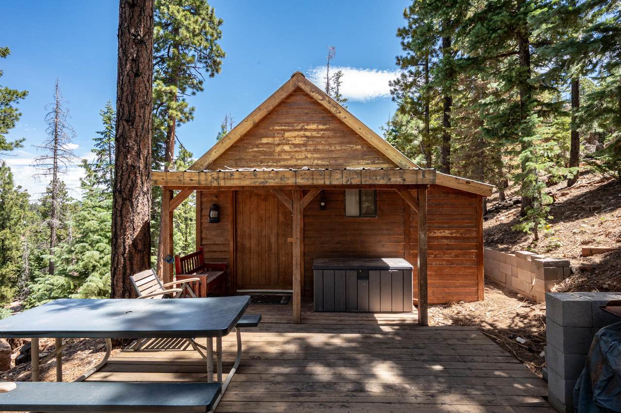 1010 Pioneer Rd - Photo 1