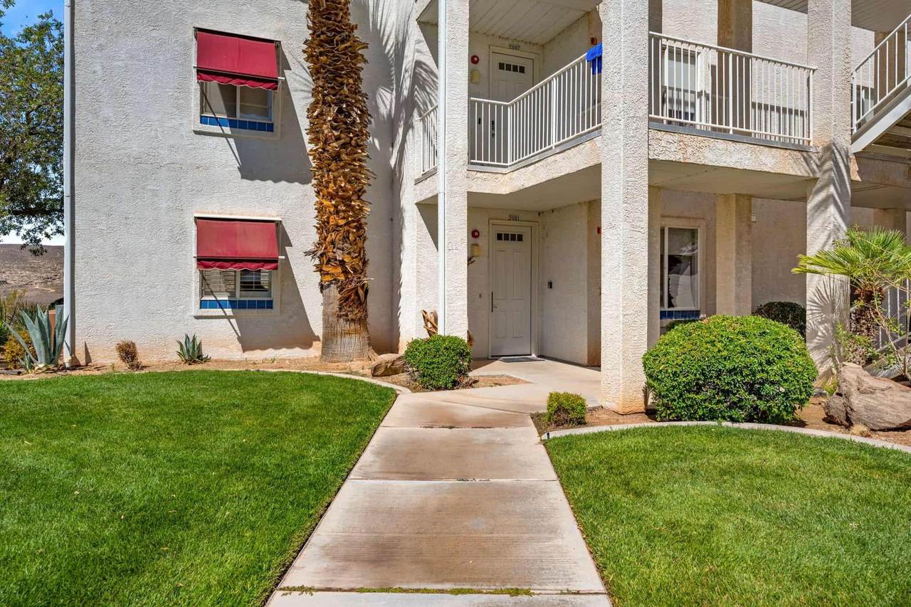 1845 Canyon View Dr - Photo 1