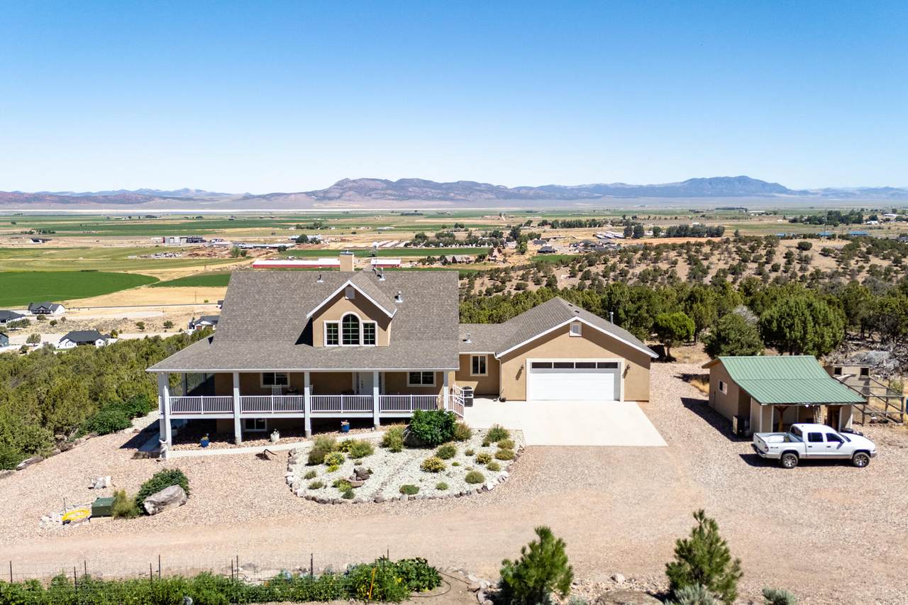 1521 950 S - Photo 1