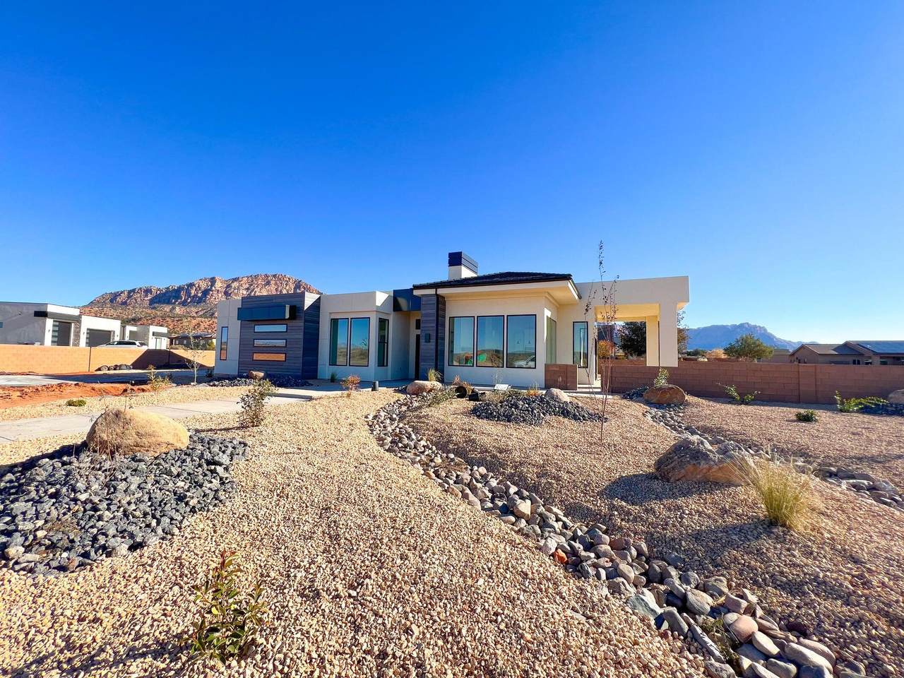 1645 Chaparral Dr - Photo 1