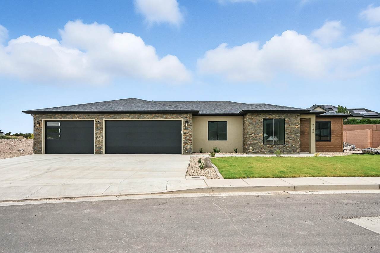 2156 Bluff Dr - Photo 1