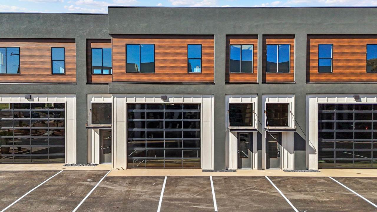 80 Center St - Photo 1