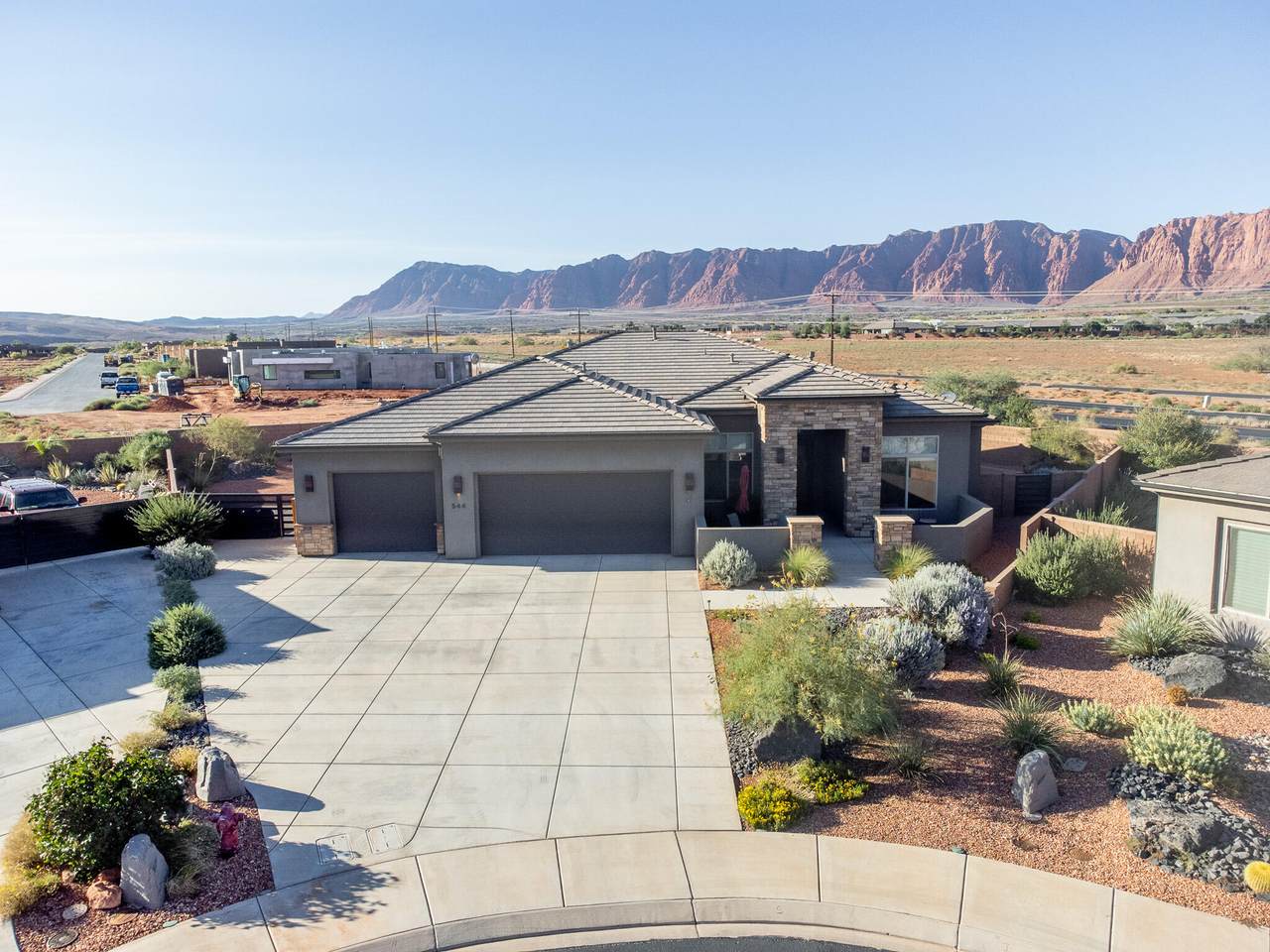 544 Saguaro Way - Photo 1