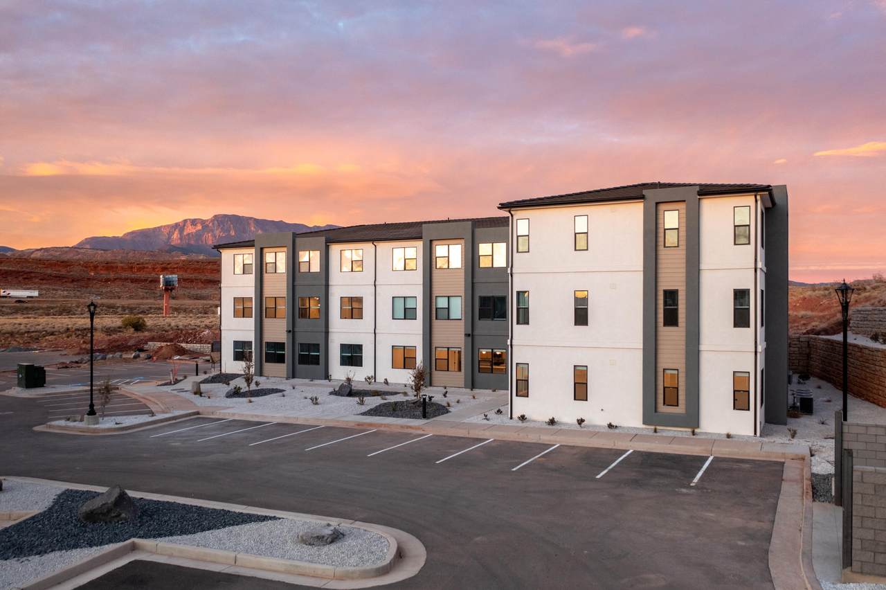 226 Cliff Side Dr - Photo 1