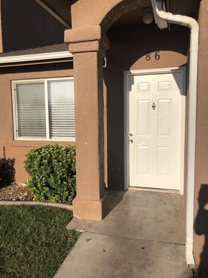 444 Sunland Dr - Photo 1