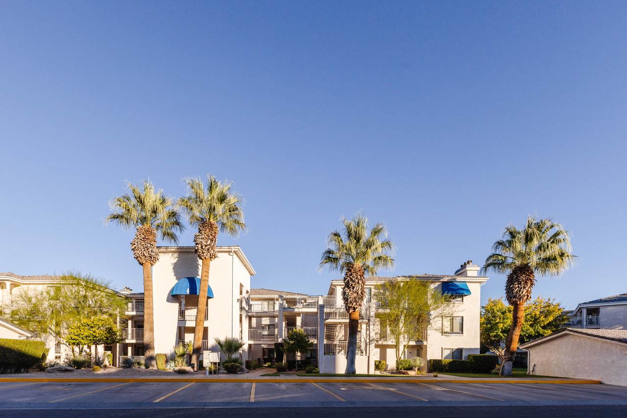 1845 Canyon View Dr - Photo 1