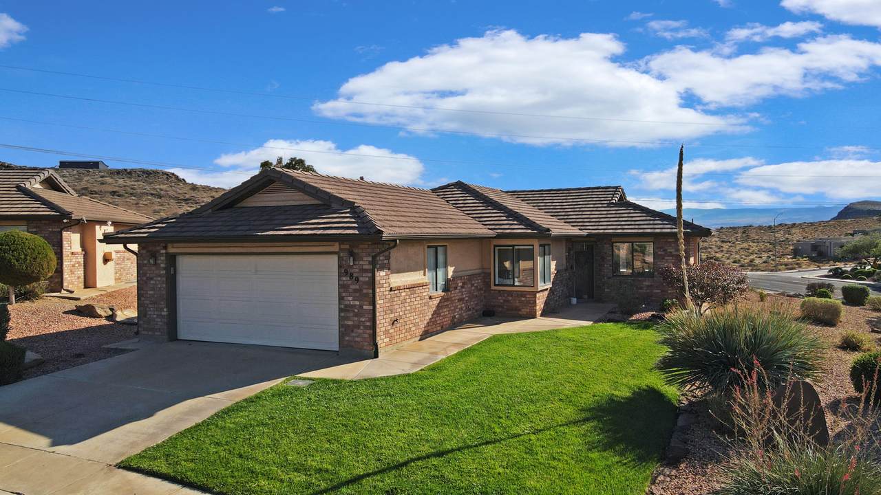 989 Dover Way - Photo 1