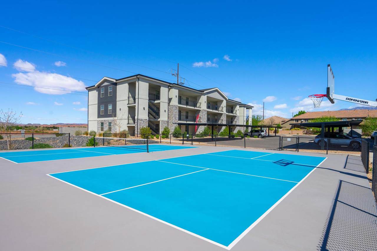 1167 Telegraph St - Photo 1