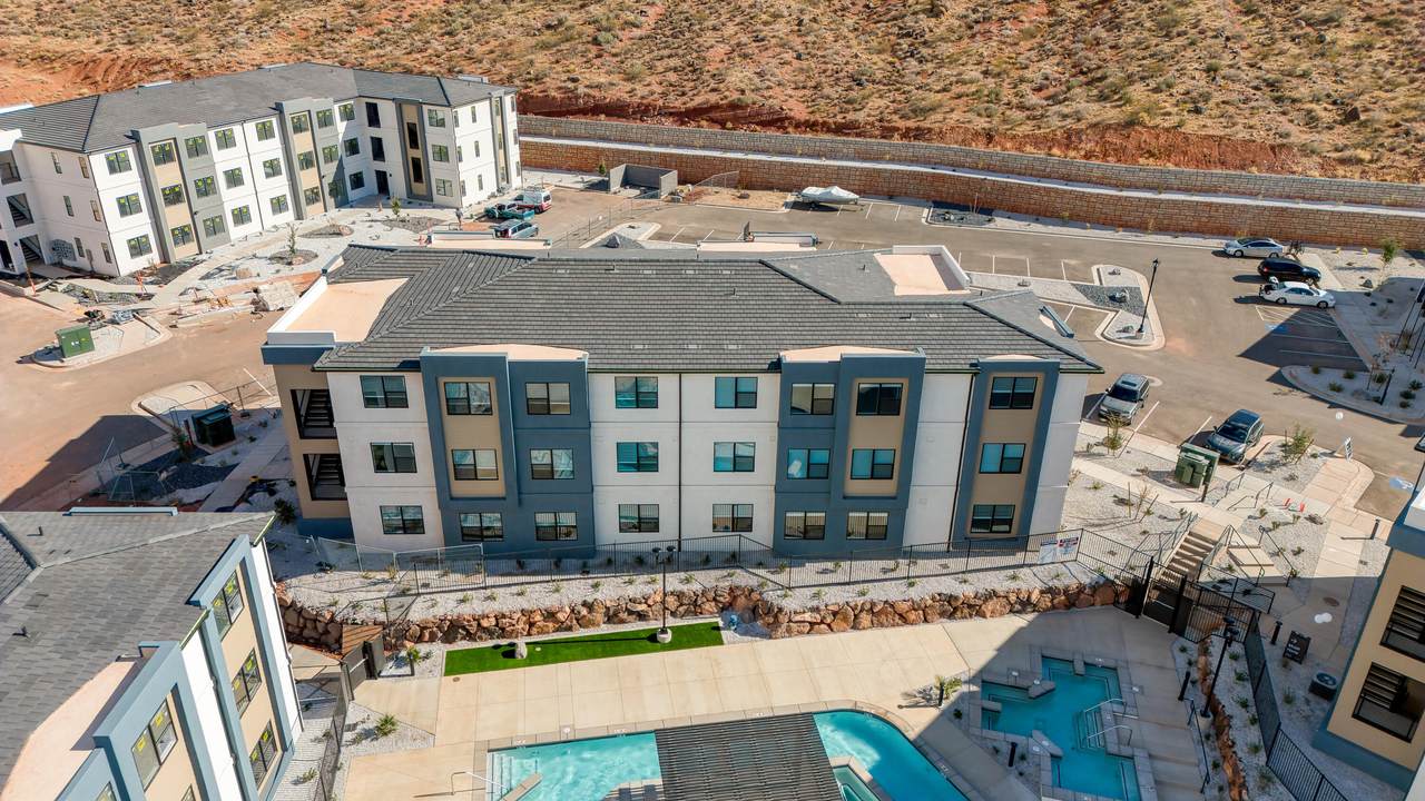 226 Cliff Side Dr - Photo 1