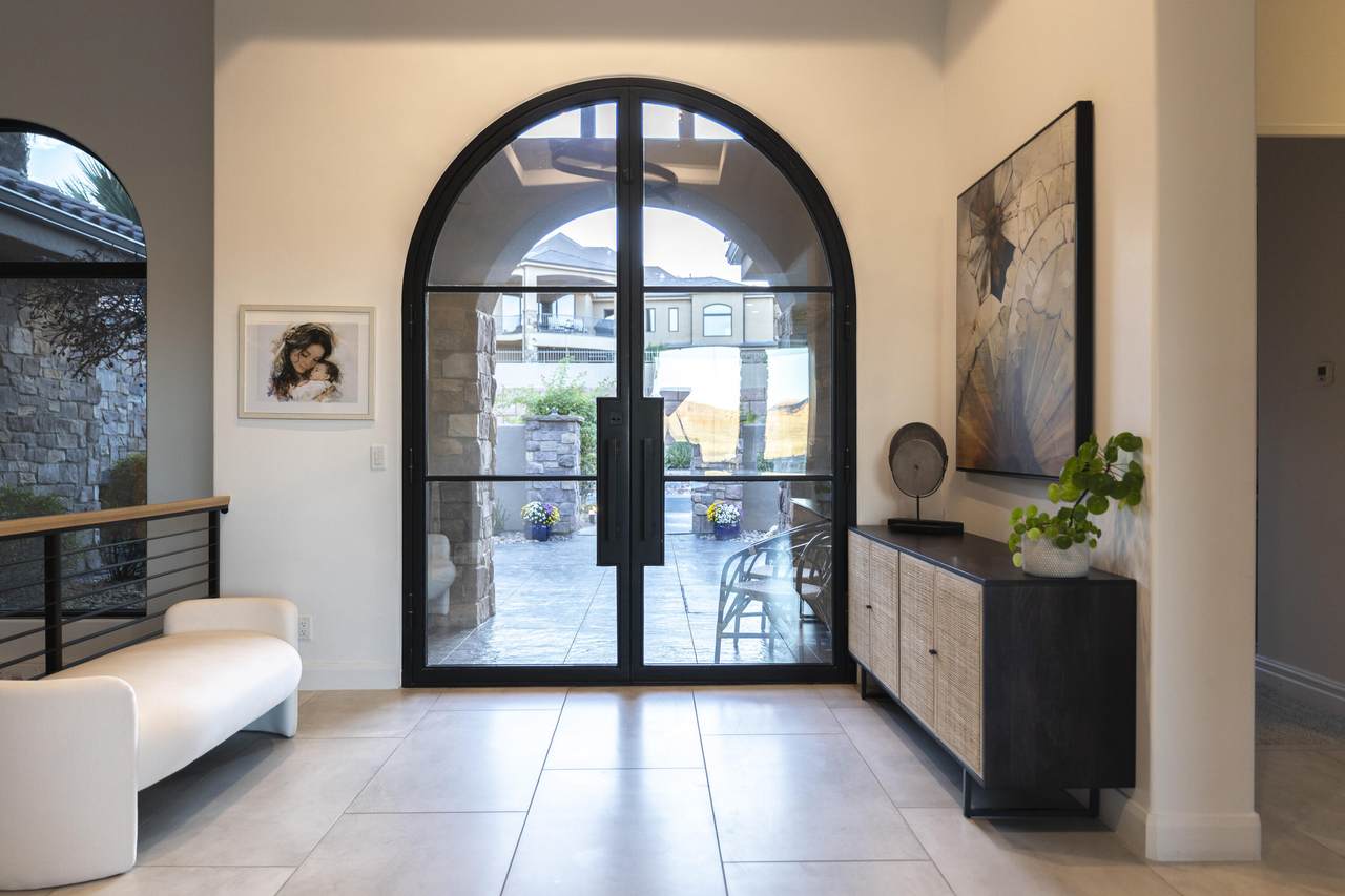 1528 Potomac Ave - Photo 1