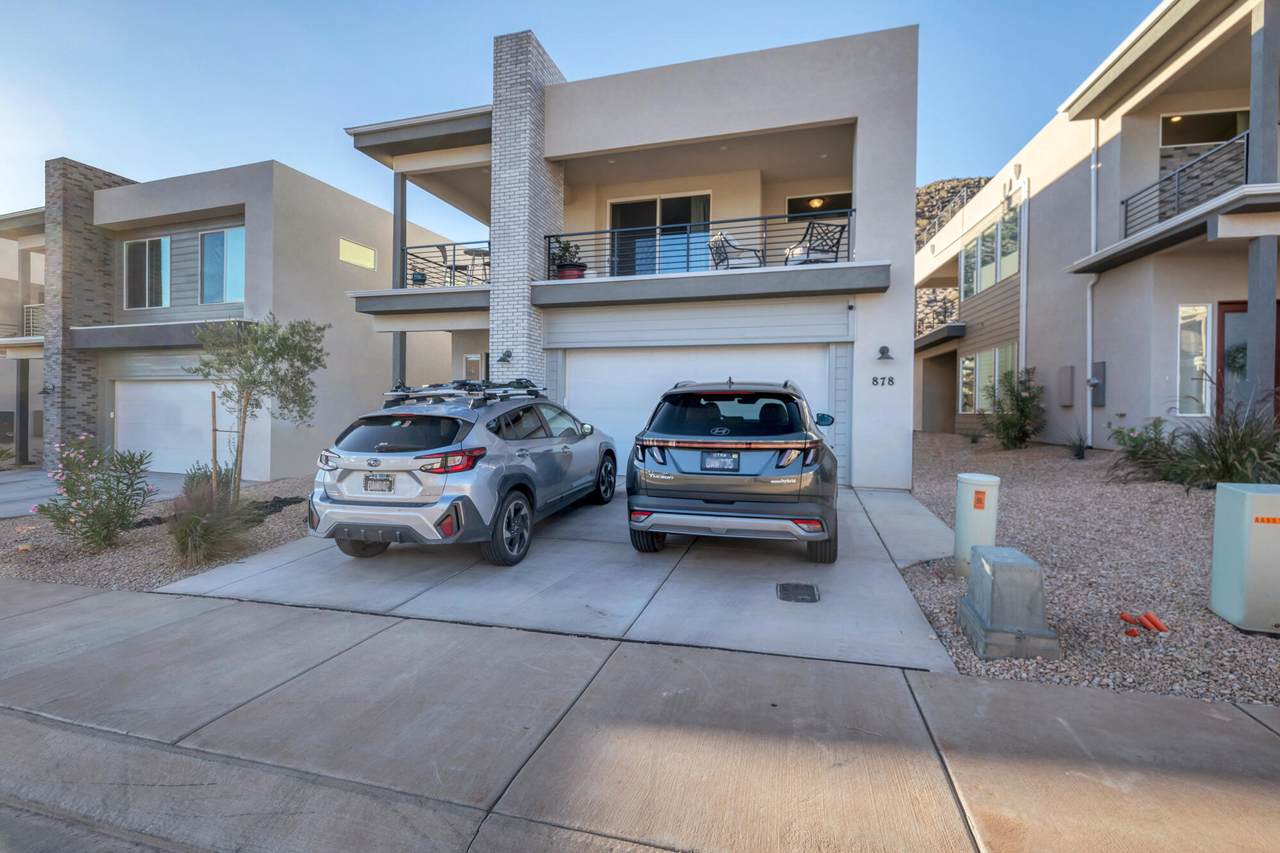 878 Walker Way - Photo 1