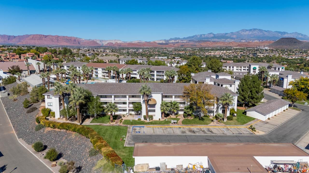 1845 Canyon View Dr - Photo 1