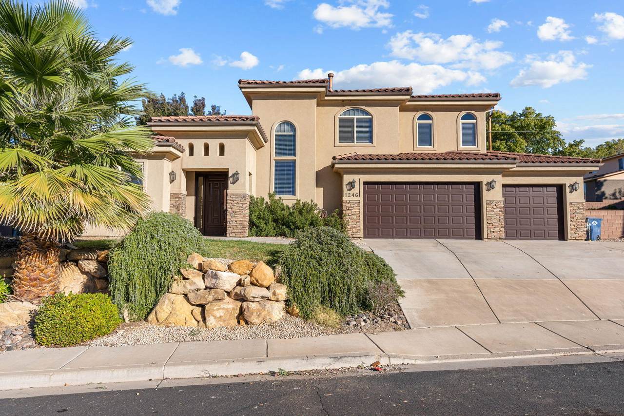 1246 300 St - Photo 1