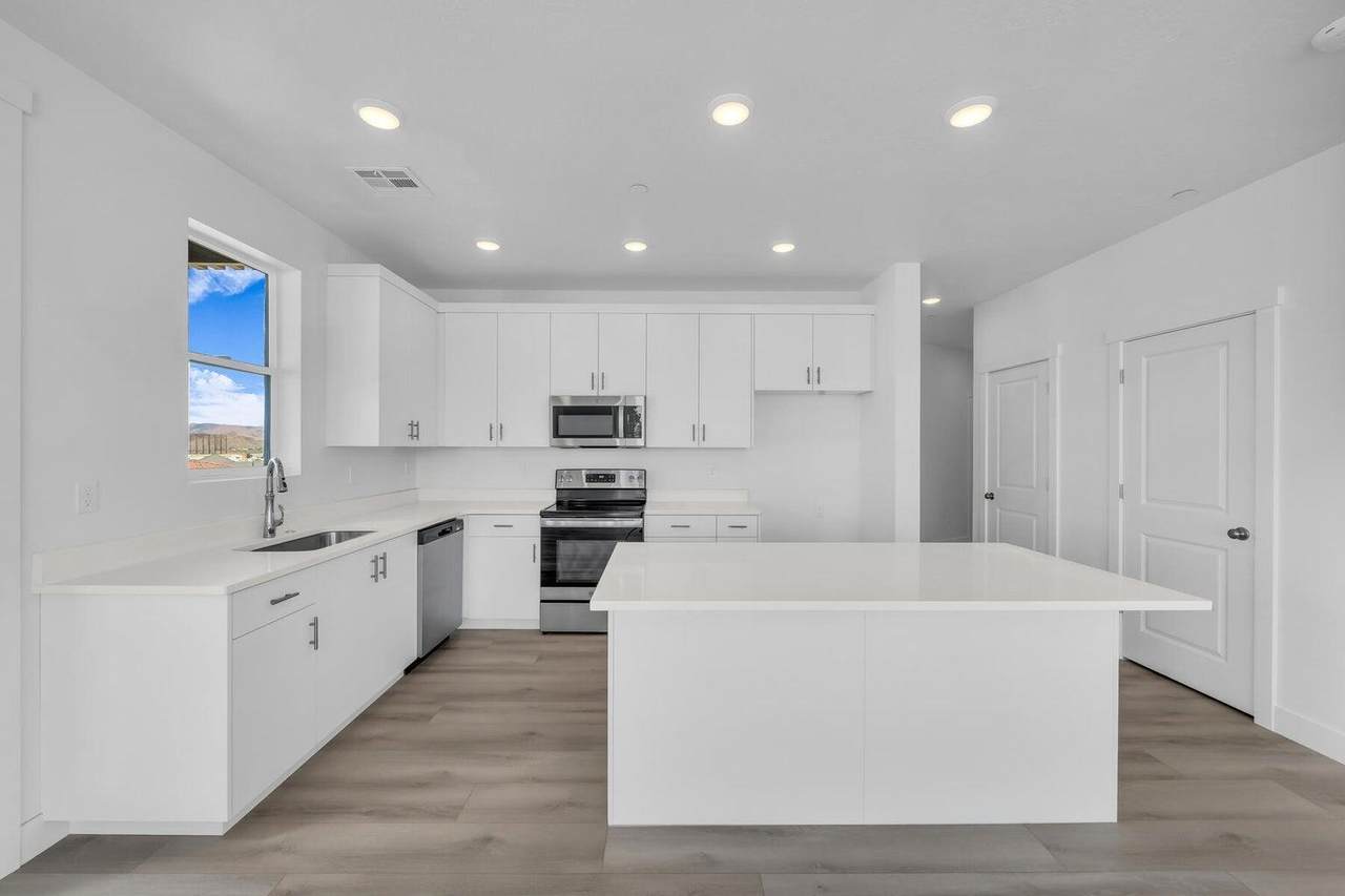 5599 Carnelian Parkway - Photo 1