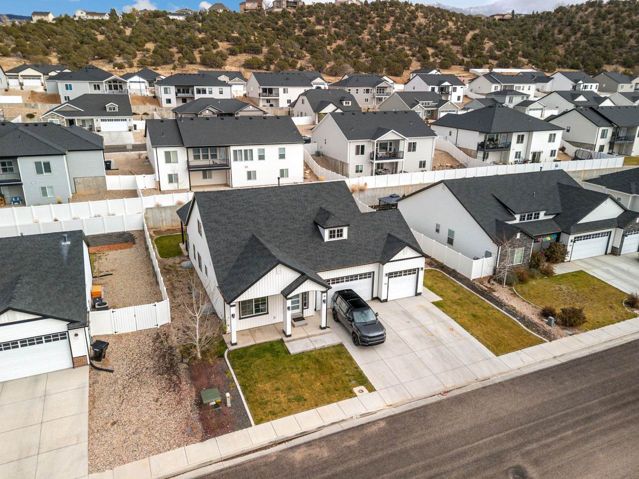 140 Castle Drive - Photo 1