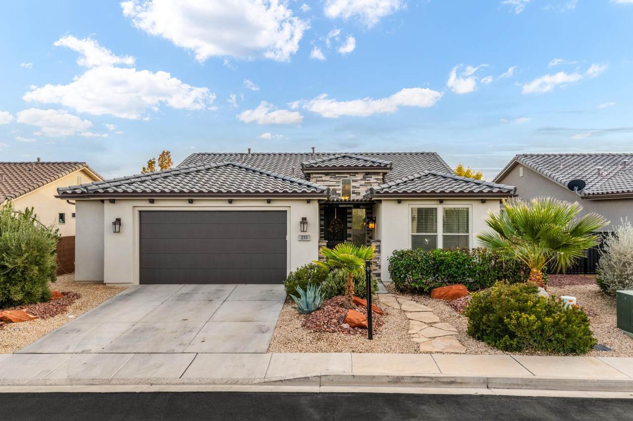 233 Green Jade Dr - Photo 1