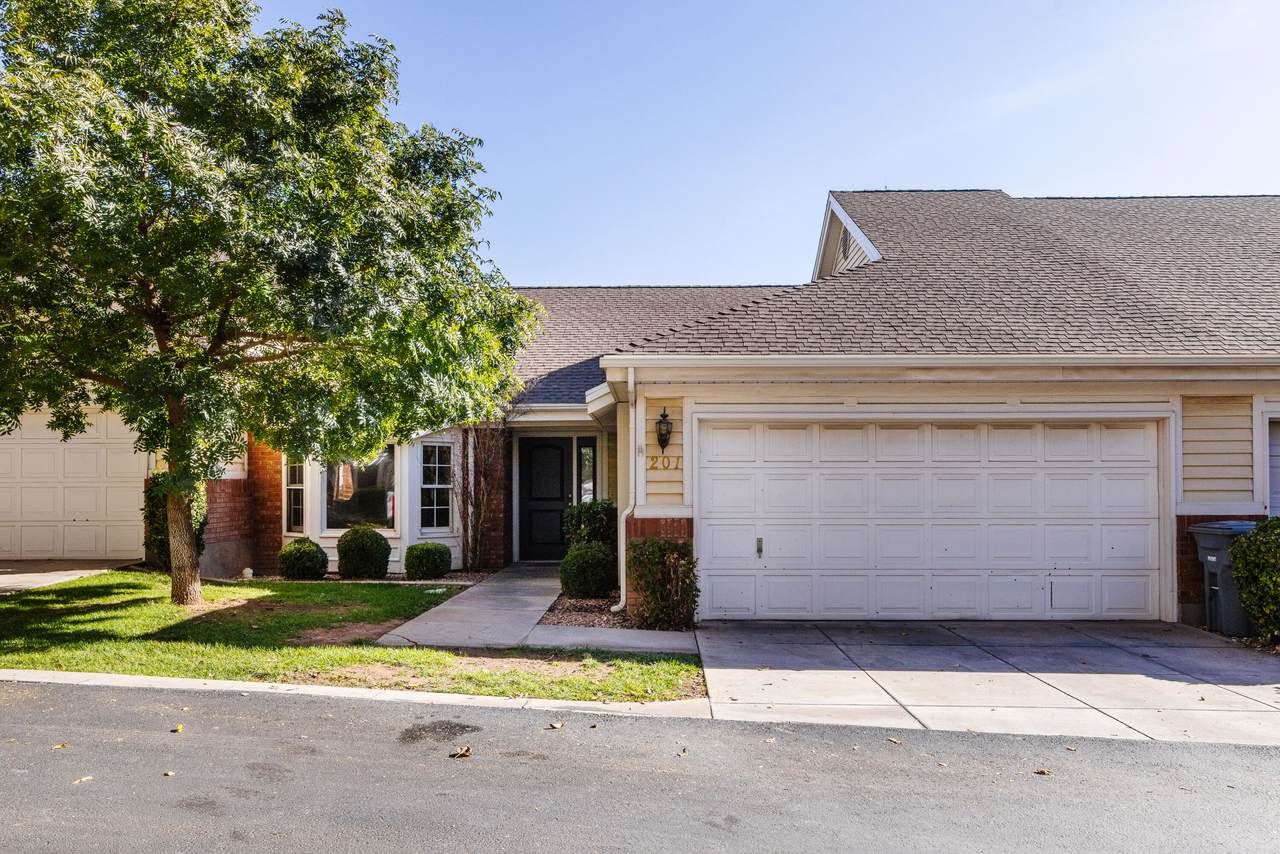 845 Valley View Dr - Photo 1