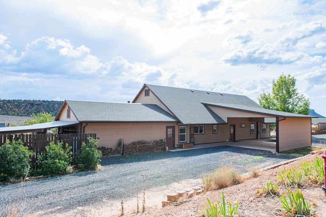 893 Foothill Dr - Photo 1