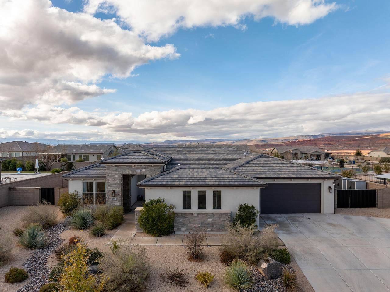 277 Black Canyon Ave - Photo 1