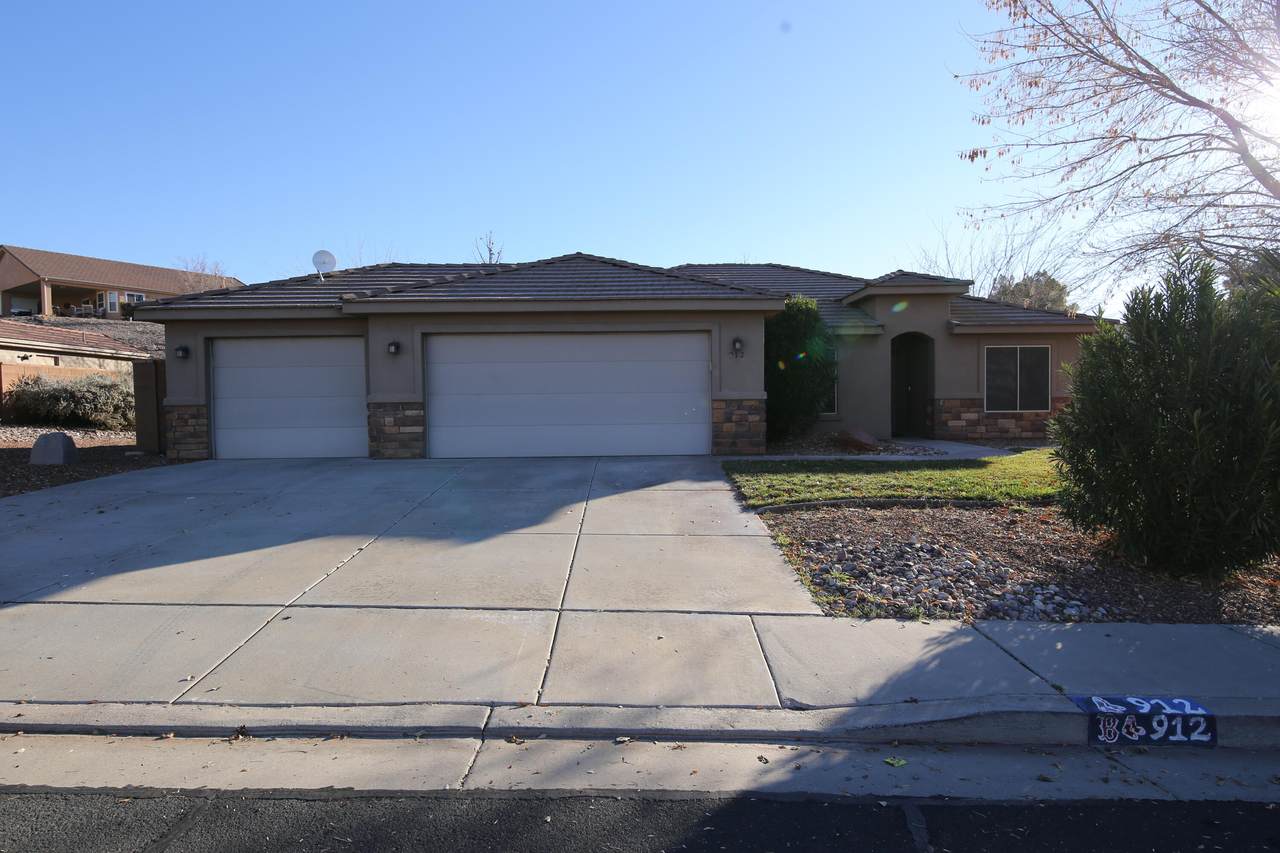 912 Rolling Hills Rd - Photo 1