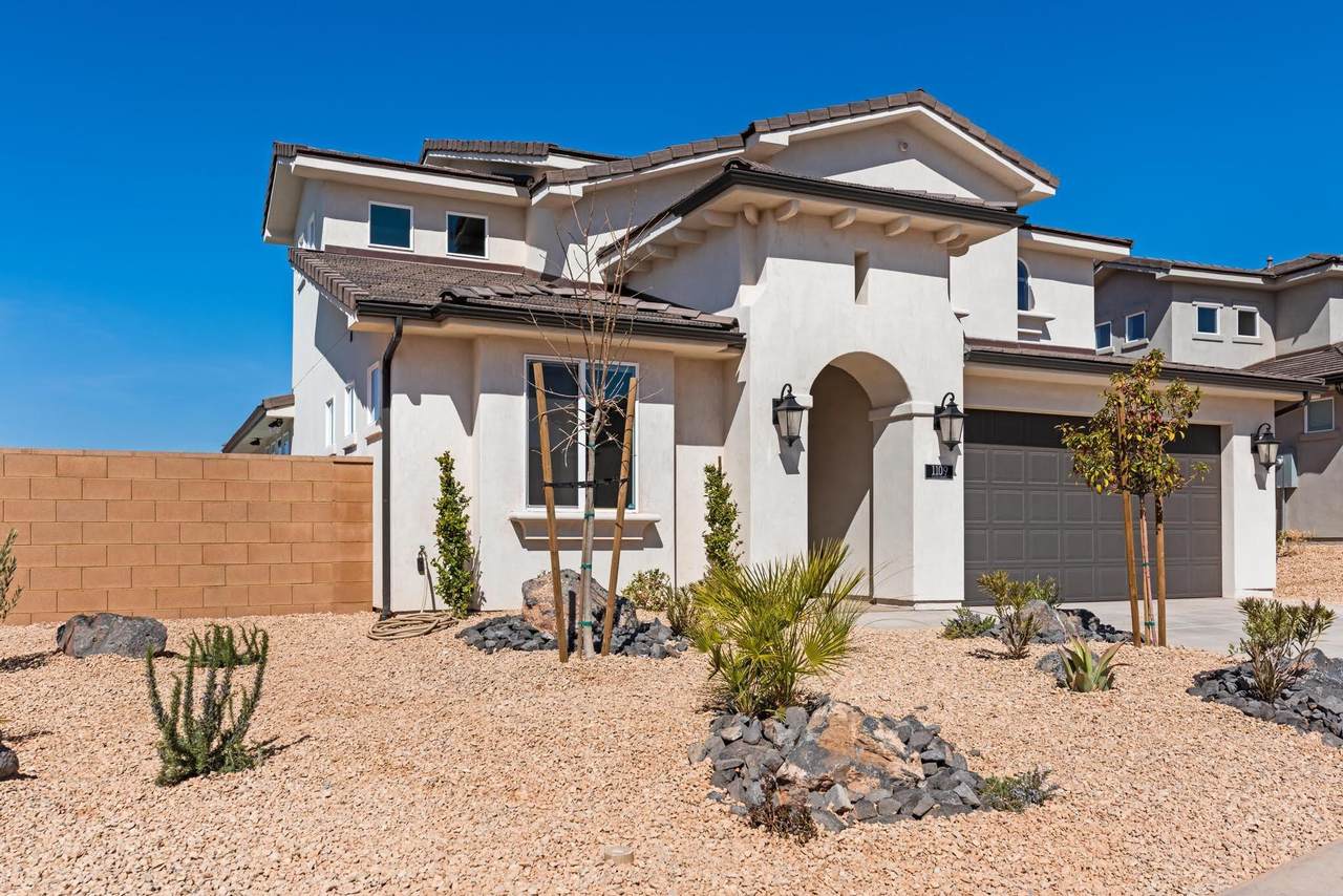 1109 Paseos St - Photo 1
