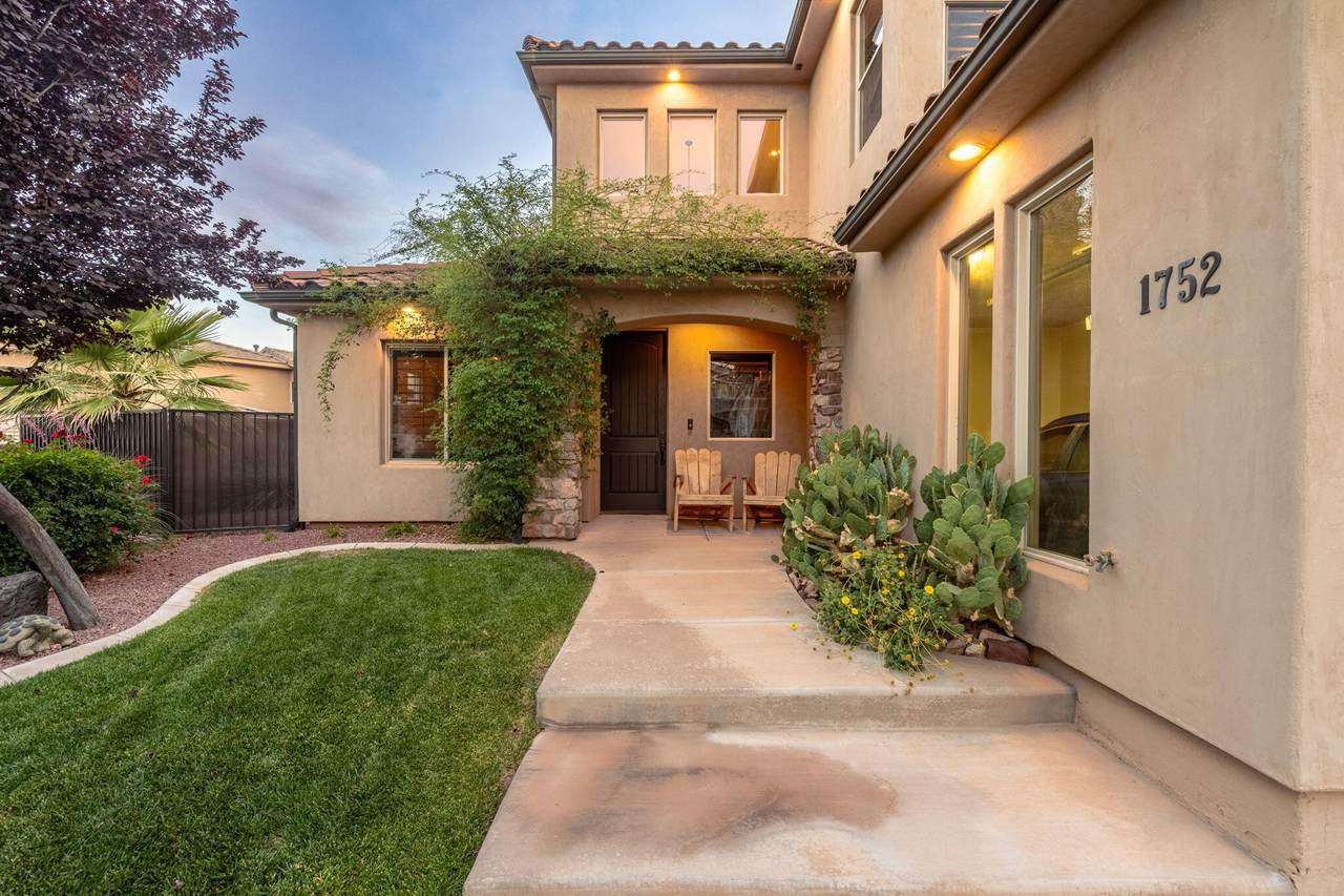 1752 2760 E Cir - Photo 1