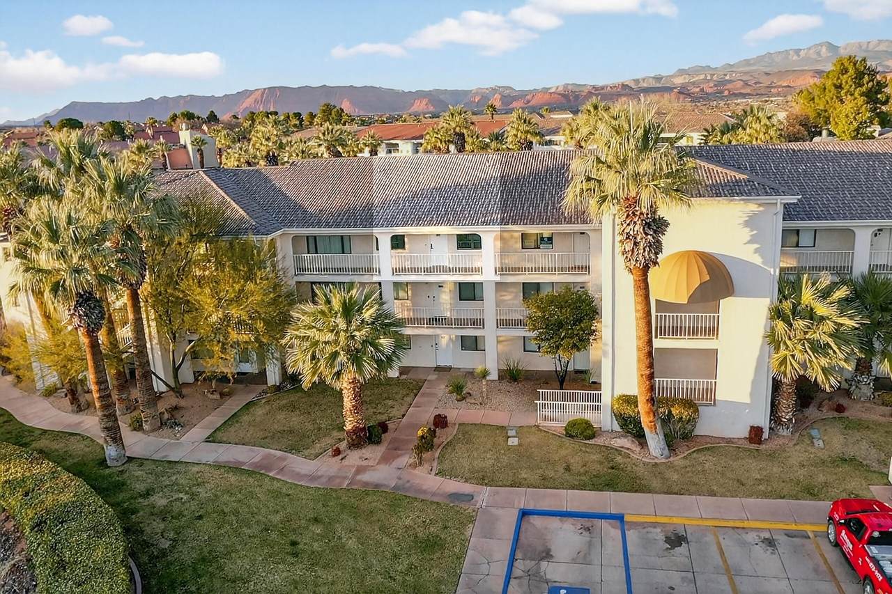 1845 Canyon View - Photo 1