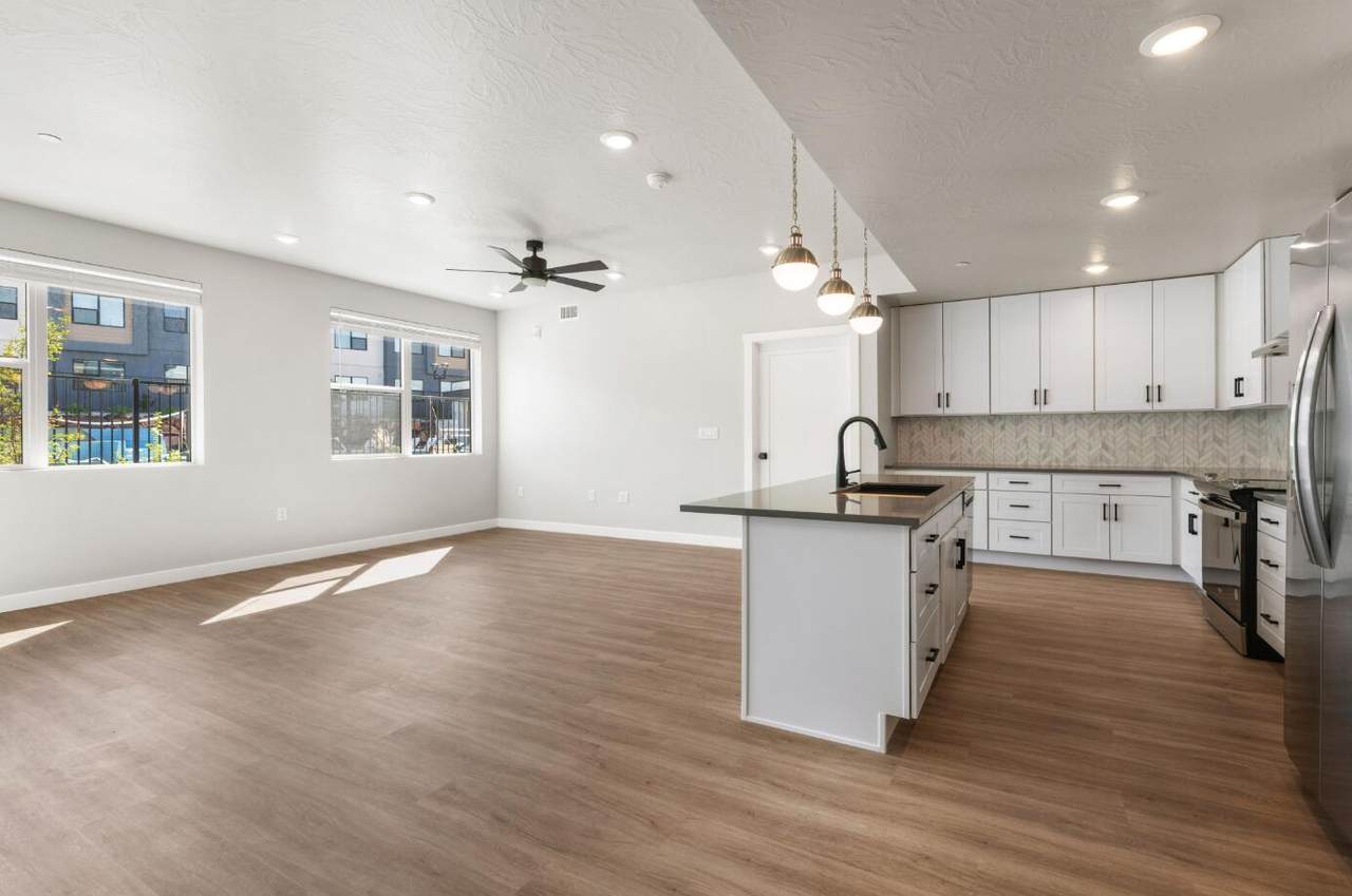 206 Chaparral Dr - Photo 1