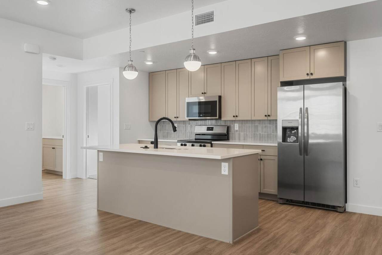 226 Cliff Side Dr - Photo 1