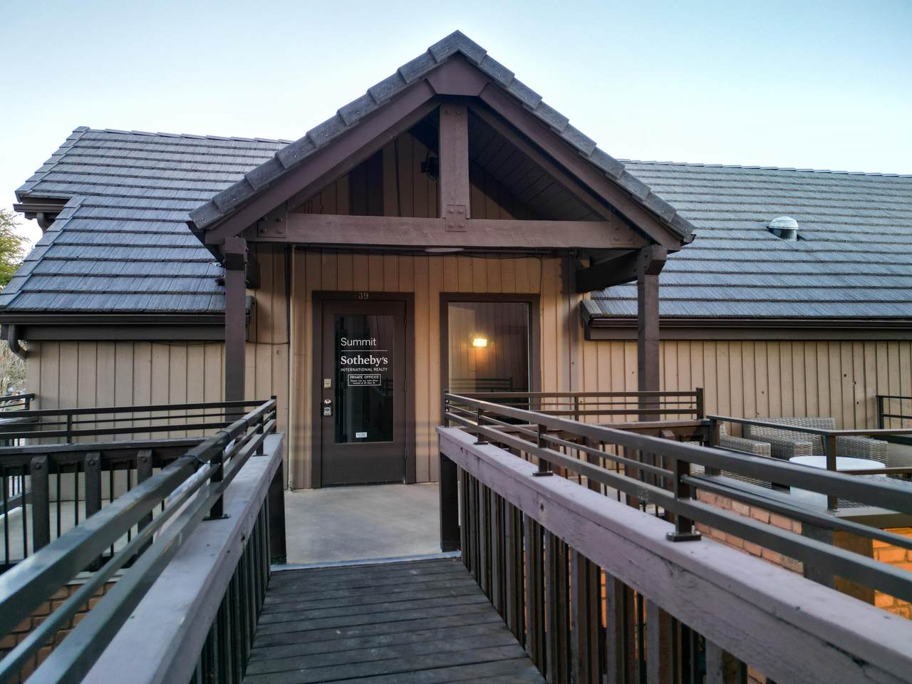 2 St George Blvd - Photo 1