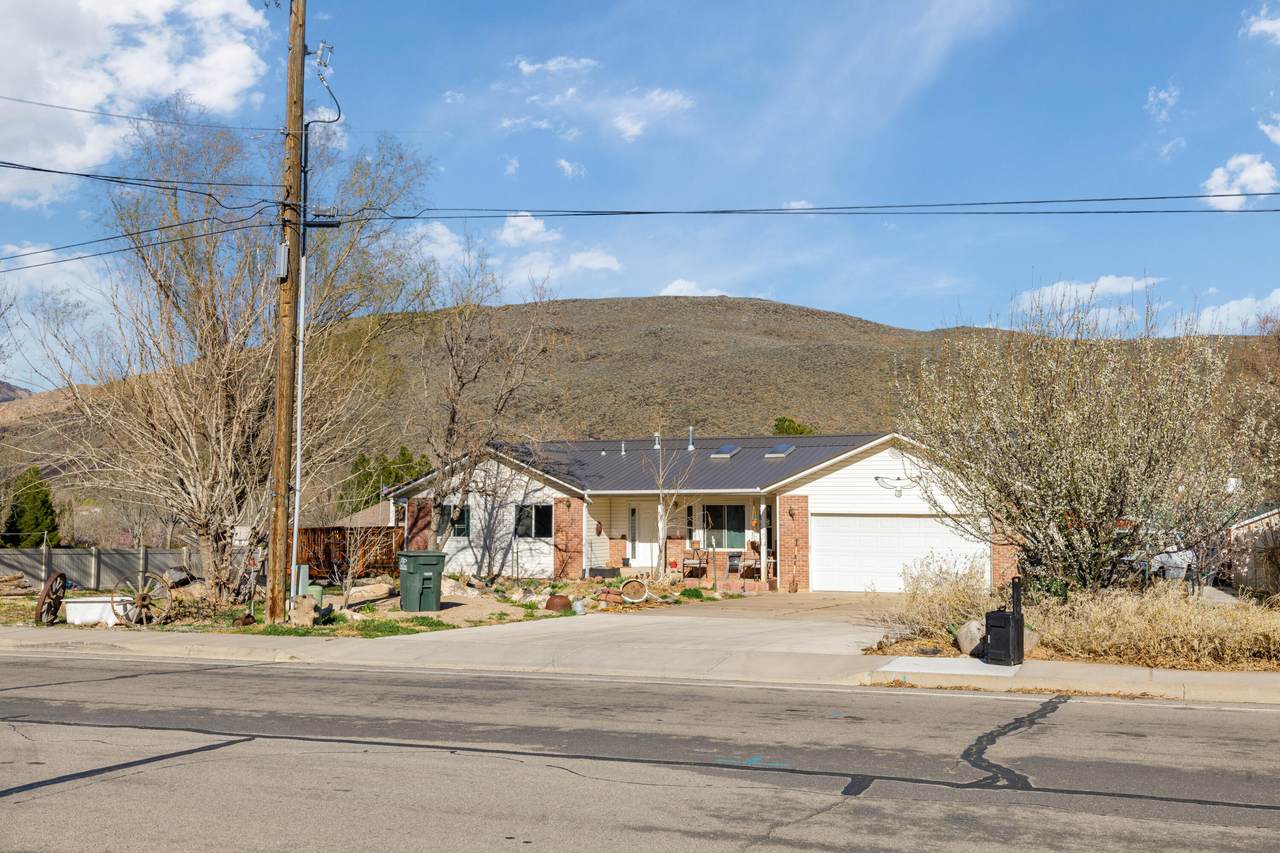 599 Westfield Rd - Photo 1