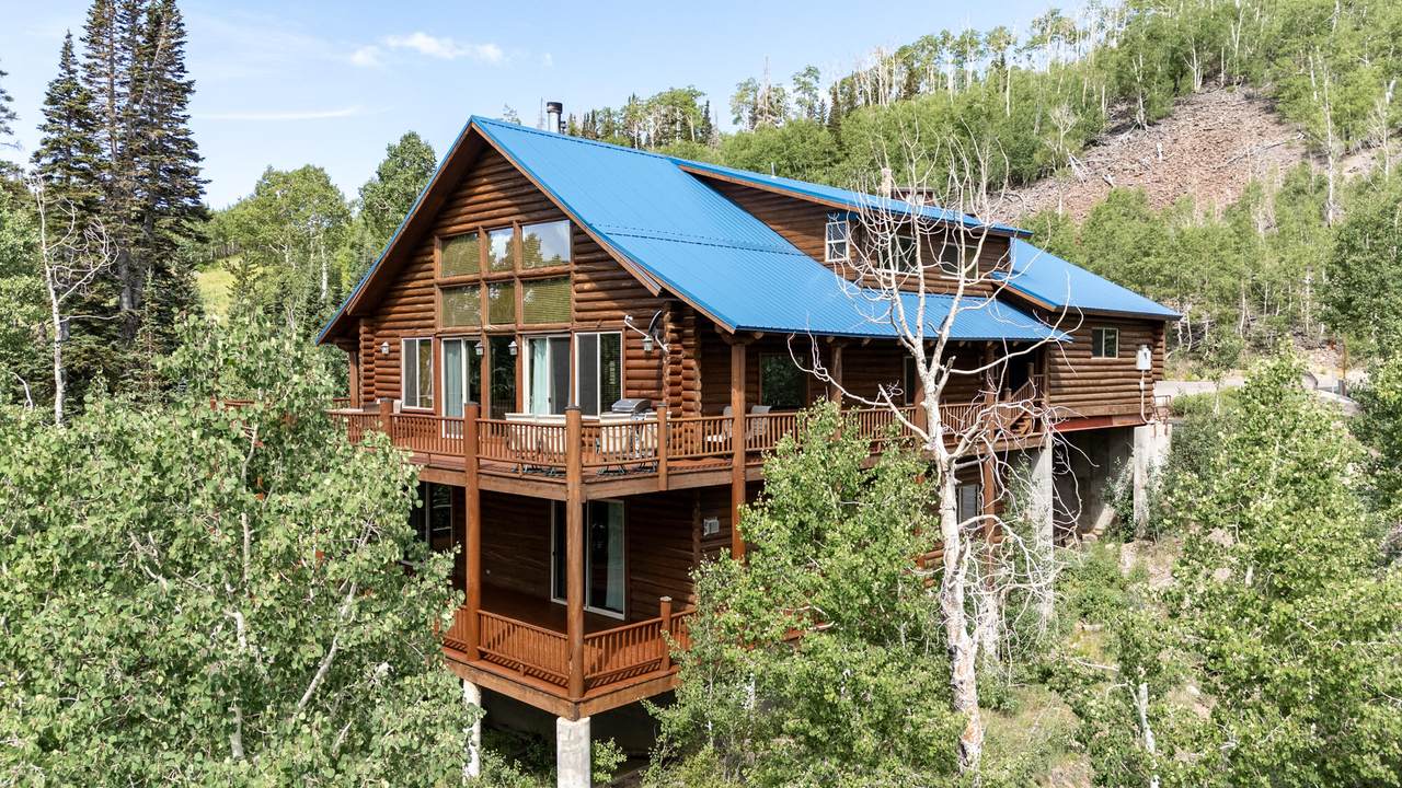 433 Eagles Roost St - Photo 1
