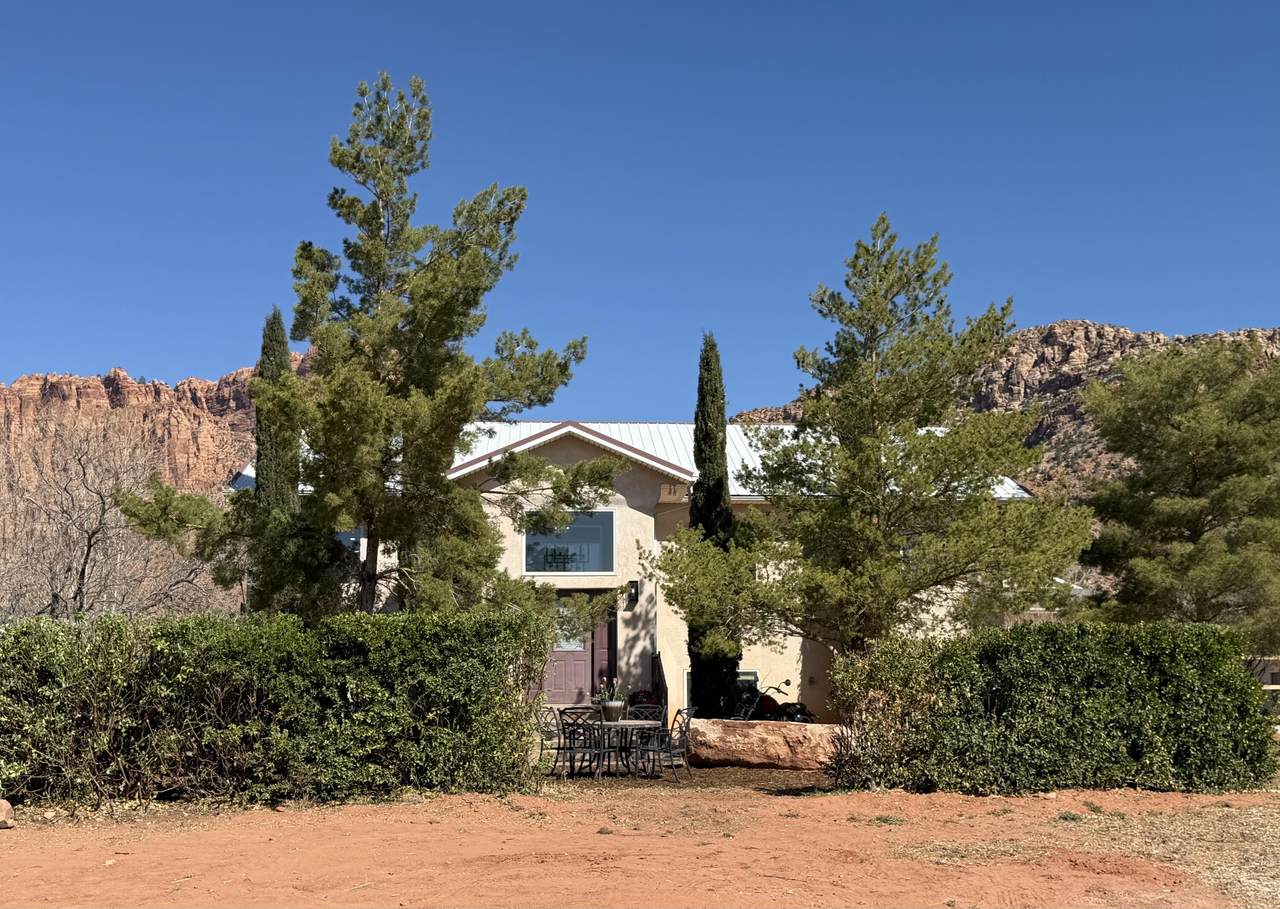 620 Uzona Ave - Photo 1
