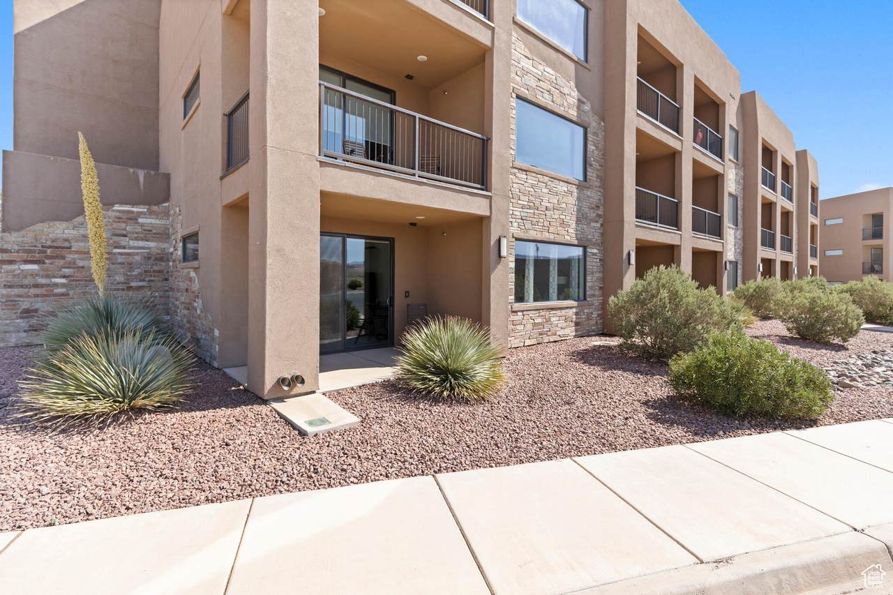 5160 Villas North Dr - Photo 1