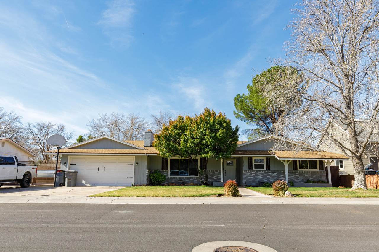 1627 Rose Garden Ln - Photo 1
