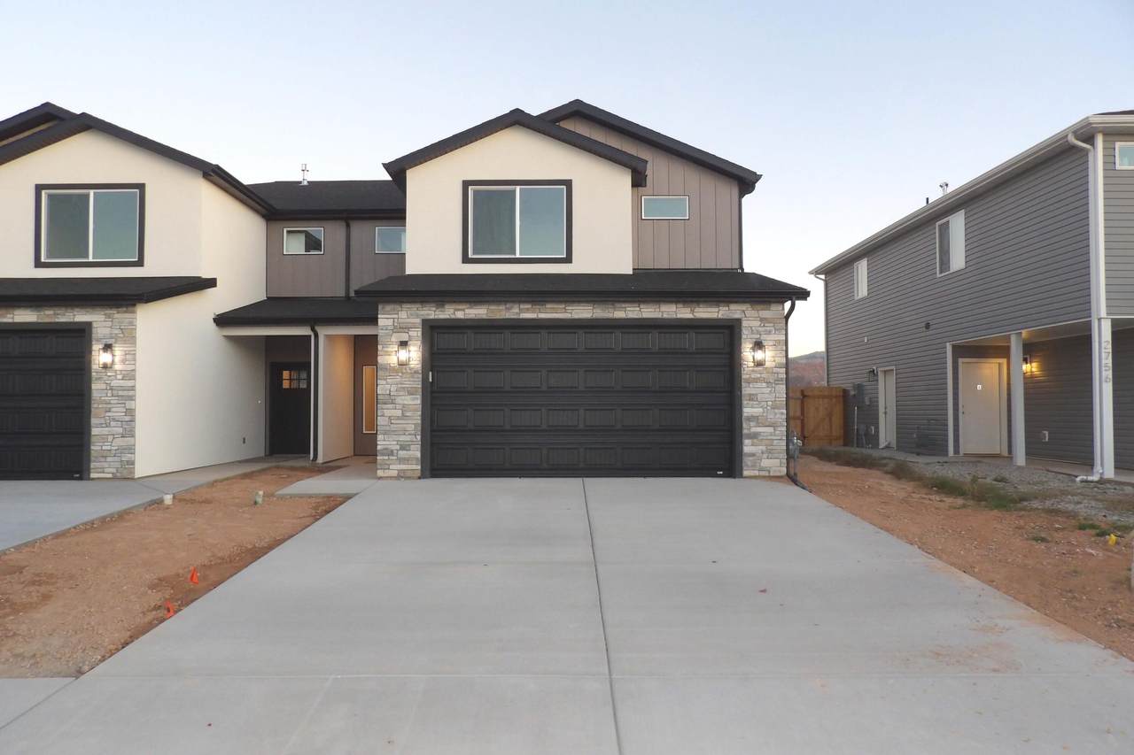 2774 Clark Parkway - Photo 1